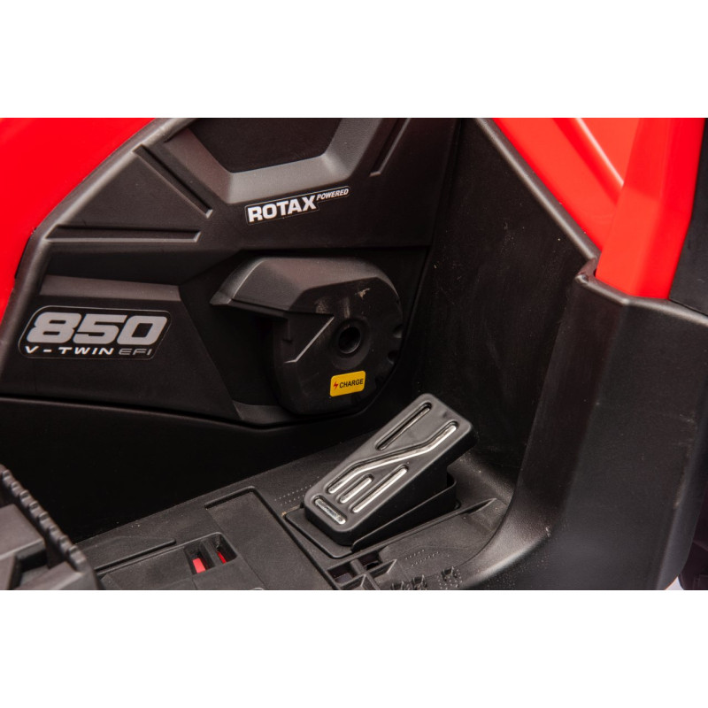 Quad Can Am Outlander ATV Czerwony