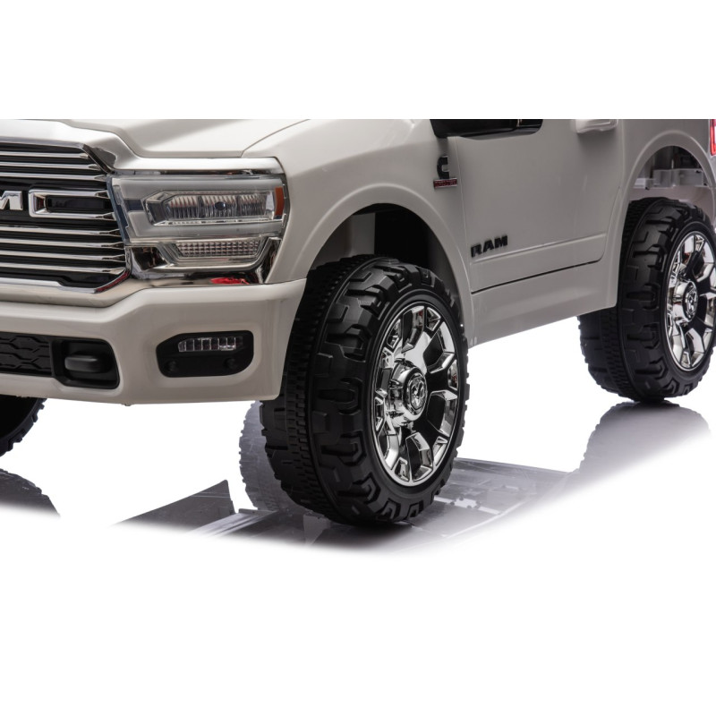 Pojazd RAM 3500 Biały