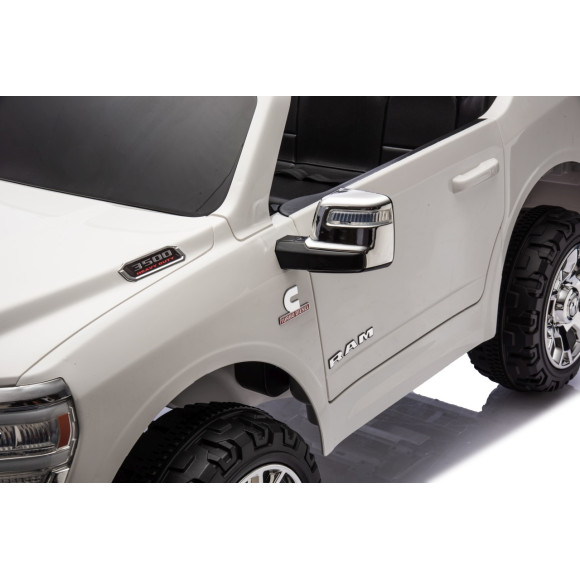 Pojazd RAM 3500 Biały