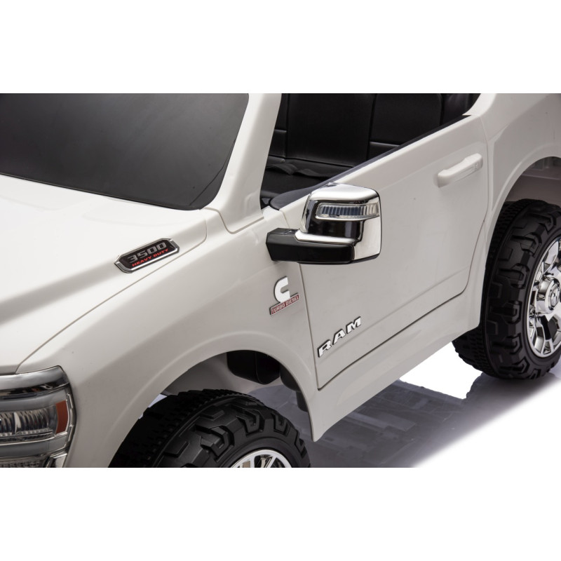 Pojazd RAM 3500 Biały