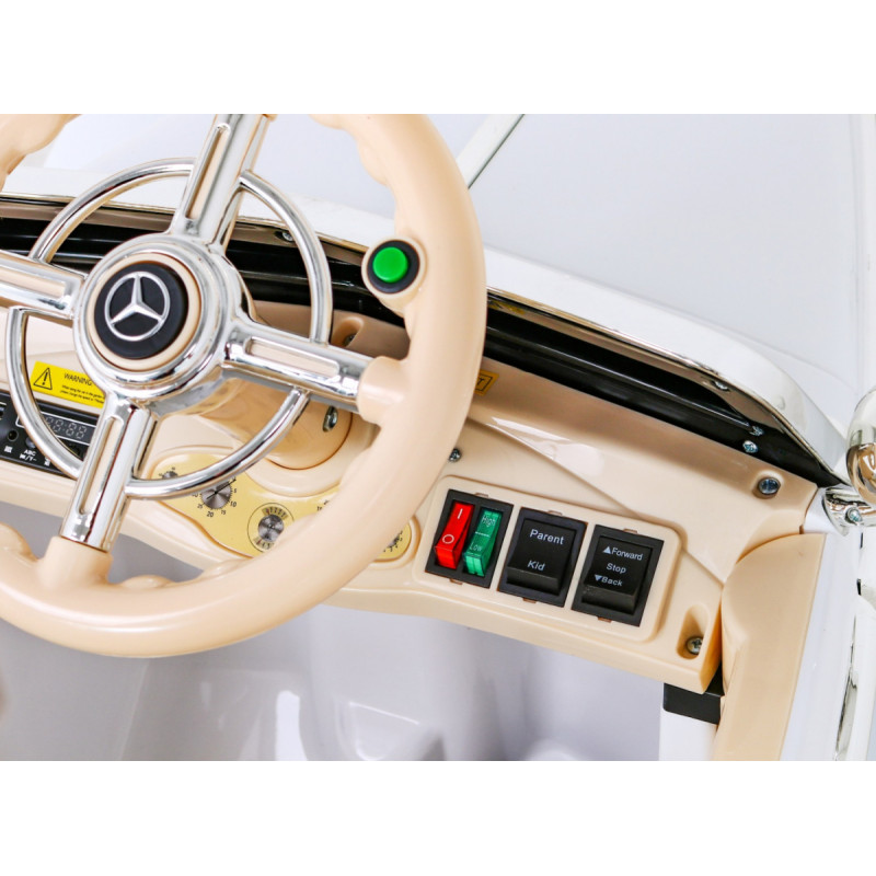 Mercedes Benz Retro 540A dla dzieci Biały + Tryb "Rodzica" + Pilot + Panel audio + LED