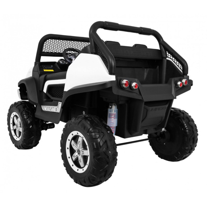 Pojazd Mercedes BENZ UNIMOG Biały