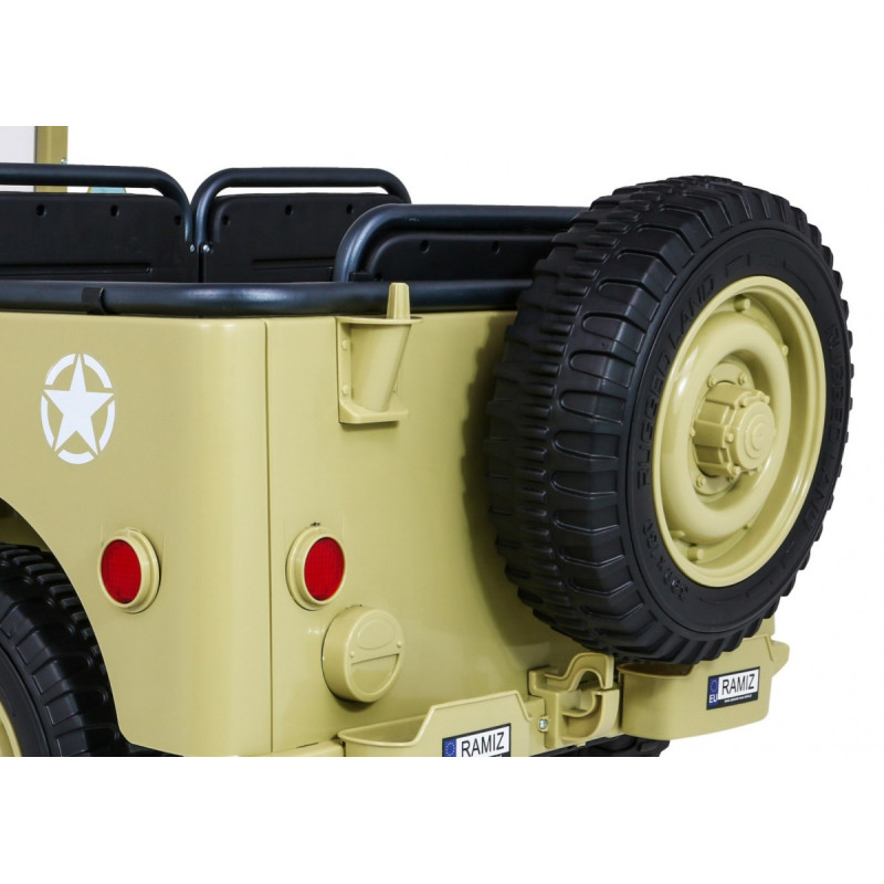 Autko Wojskowe Retro dla 3 dzieci Matcha + Napęd 4x4 + Schowki + EVA + Wolny Start + MP3 LED