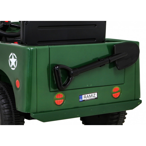 Autko Wojskowe Retro dla dzieci Zielony + Napęd 4x4 + Pilot + 2 Bagażniki + Wolny Start + MP3 LED Autko Wojskowe Retro dla dzieci Zielony + Napęd 4x4 + Pilot + 2 Bagażniki + Wolny Start + MP3 LED