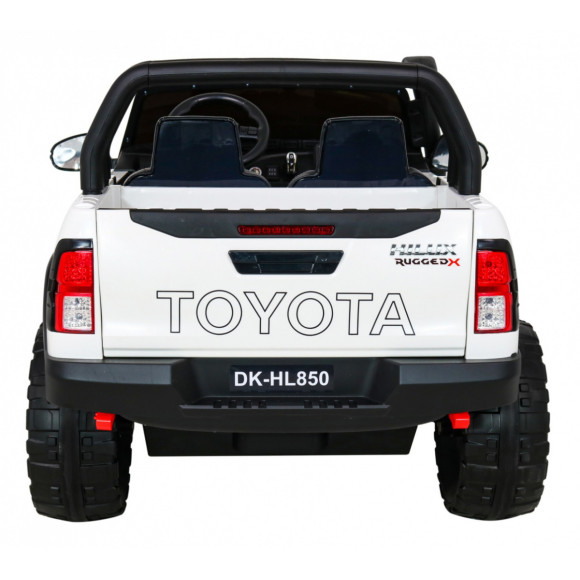 Pojazd Toyota Hilux Biała