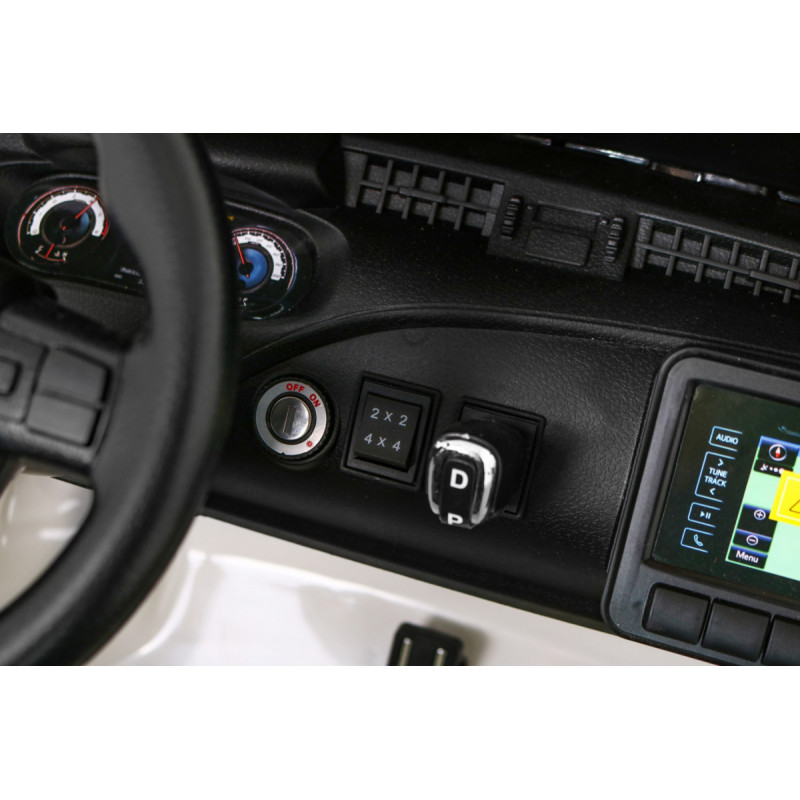 Pojazd Toyota Hilux Biała