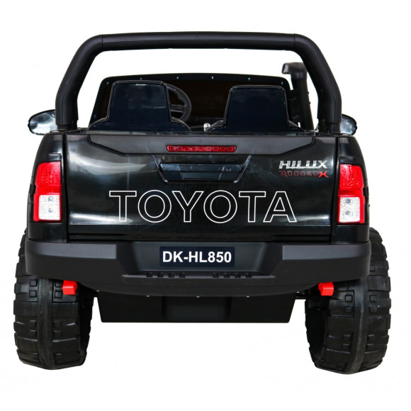 Pojazd Toyota Hilux Czarna