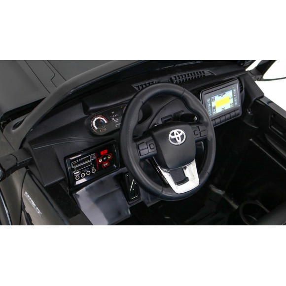 Pojazd Toyota Hilux Czarna