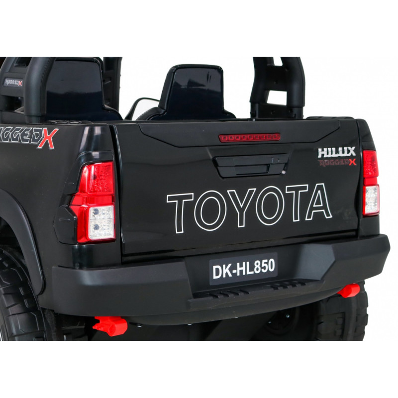 Pojazd Toyota Hilux Czarna
