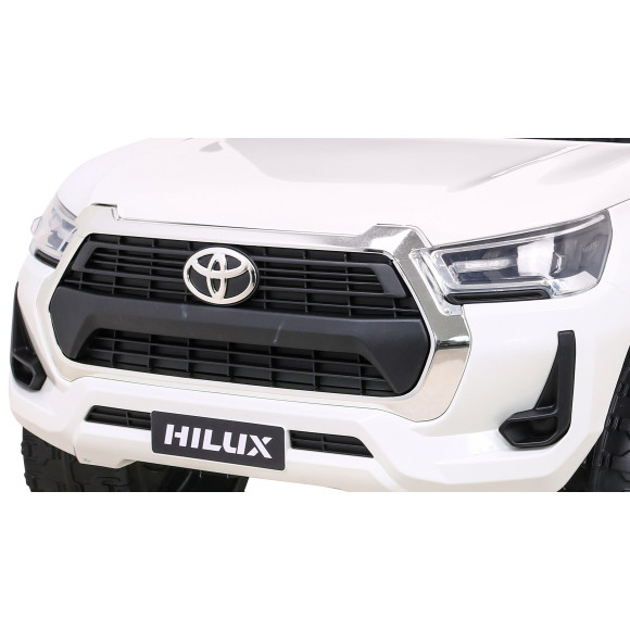 Toyota Hilux na akumulator dla dzieci Biały + Napęd 4x4 + Pilot + 2 bagażniki + Radio MP3 + LED