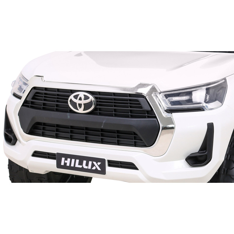 Toyota Hilux na akumulator dla dzieci Biały + Napęd 4x4 + Pilot + 2 bagażniki + Radio MP3 + LED