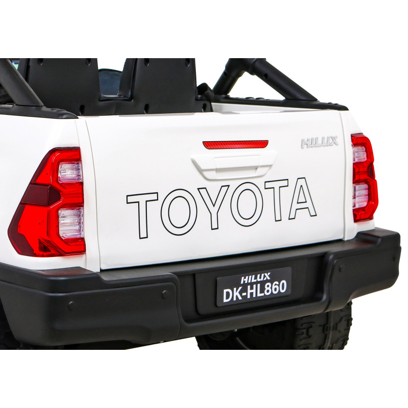 Toyota Hilux na akumulator dla dzieci Biały + Napęd 4x4 + Pilot + 2 bagażniki + Radio MP3 + LED
