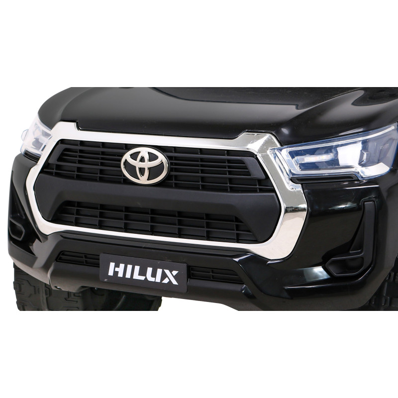 Toyota Hilux na akumulator dla dzieci Czarny + Napęd 4x4 + Pilot + 2 bagażniki + Radio MP3 + LED
