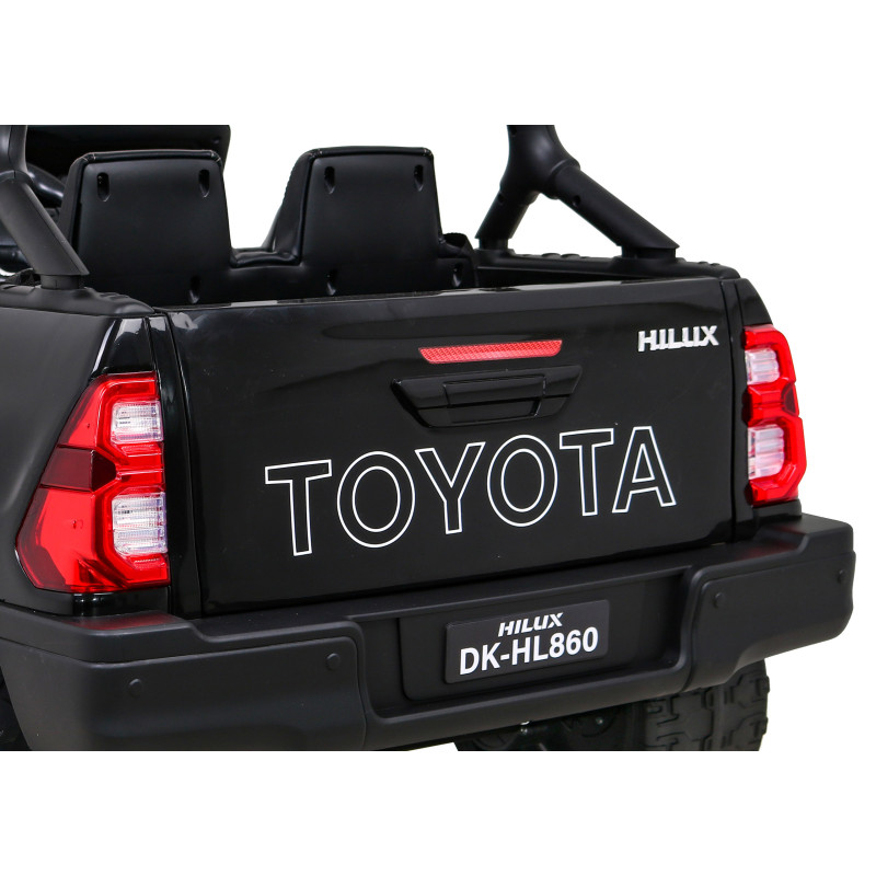 Toyota Hilux na akumulator dla dzieci Czarny + Napęd 4x4 + Pilot + 2 bagażniki + Radio MP3 + LED
