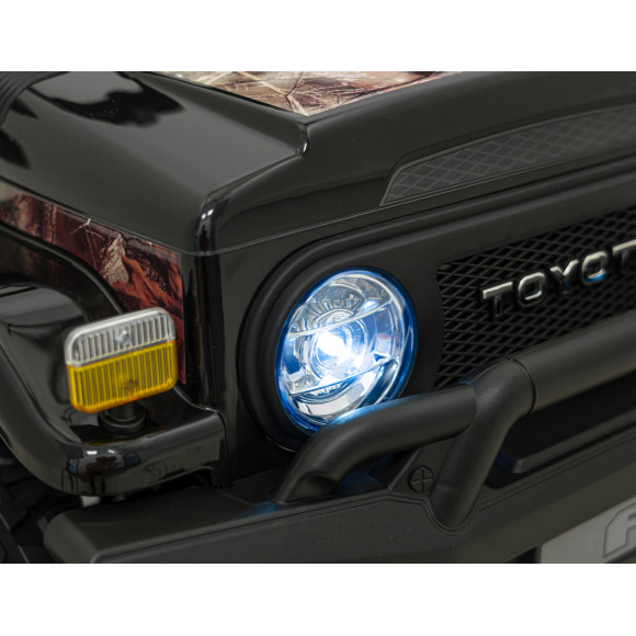Toyota FJ Cruiser dla dzieci Czarny Liście + Pilot + Napęd 4x4 + Audio LED + EVA + Wolny Start