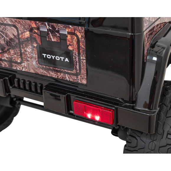 Toyota FJ Cruiser dla dzieci Czarny Liście + Pilot + Napęd 4x4 + Audio LED + EVA + Wolny Start