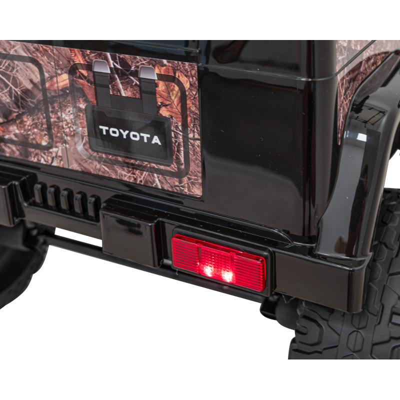 Toyota FJ Cruiser dla dzieci Czarny Liście + Pilot + Napęd 4x4 + Audio LED + EVA + Wolny Start
