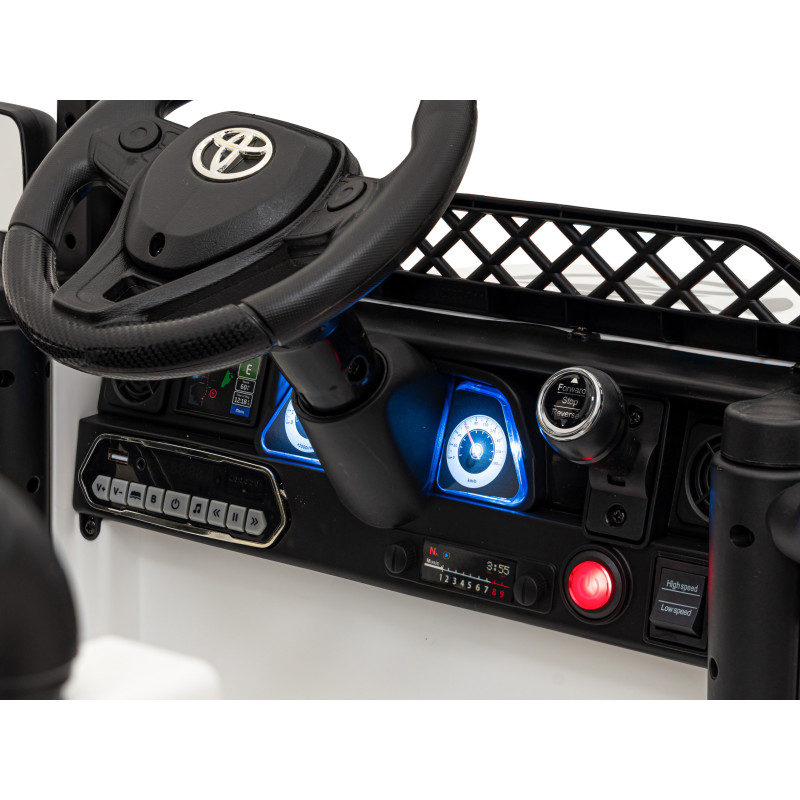 Toyota FJ Cruiser dla dzieci Biały + Pilot + Napęd 4x4 + Audio LED + EVA + Wolny Start