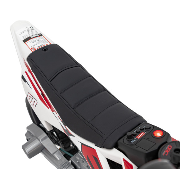 Motor PANTONE 361C na akumulator dla dzieci Czerwony + Panel audio + Wolny Start + Koła EVA