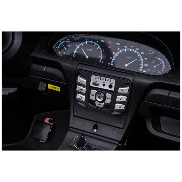 Auto na akumulator YSA021A Czerwony Lakierowany Auto na akumulator YSA021A Czerwony Lakierowany