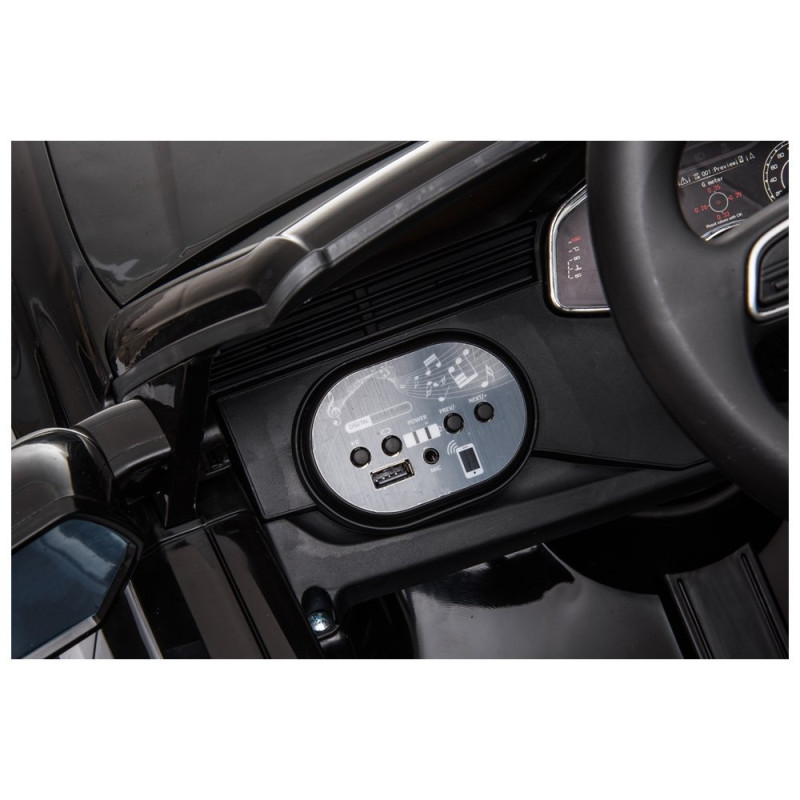 Samochód na akumulator Audi RS Q8 czarny