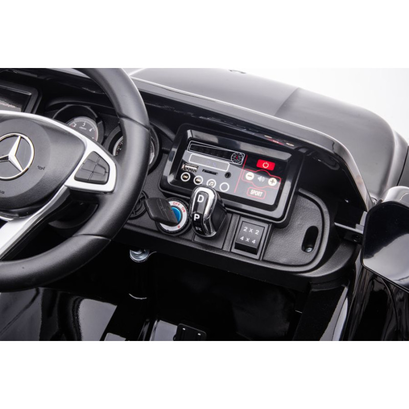 Auto Na Akumulator Mercedes  DK-MT950 4x4 Czarny