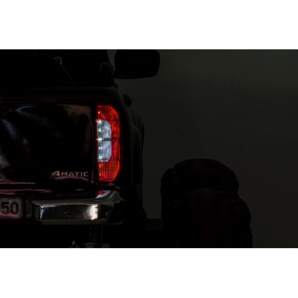 Auto Na Akumulator Mercedes  DK-MT950 4x4 Czarny