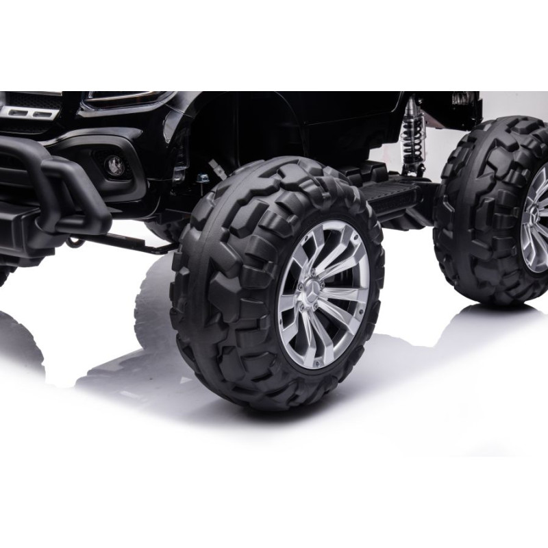 Auto Na Akumulator Mercedes  DK-MT950 4x4 Czarny Lakierowany
