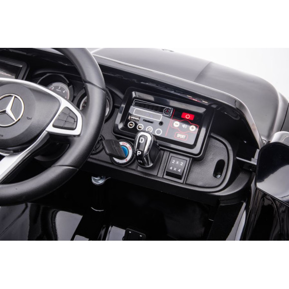 Auto Na Akumulator Mercedes  DK-MT950 4x4 Czarny Lakierowany