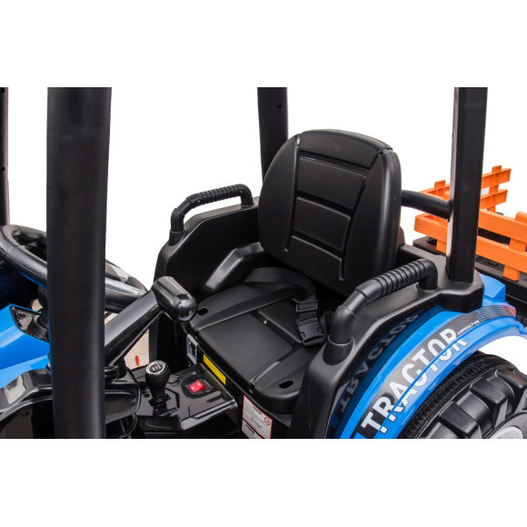 Pojazd MEGA Traktor D68 Z Przyczepką Niebieski Pojazd MEGA Traktor D68 Z Przyczepką Niebieski